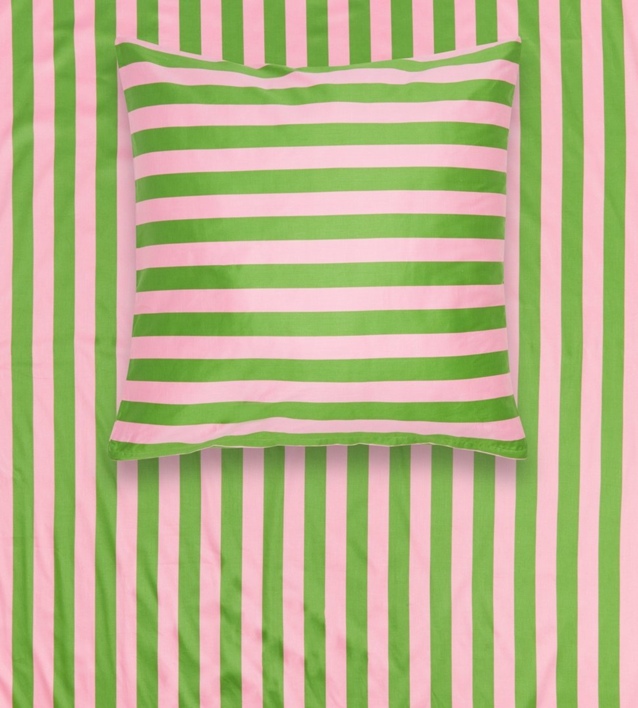 lawrence-grey-bedding-set-green-pillowcase